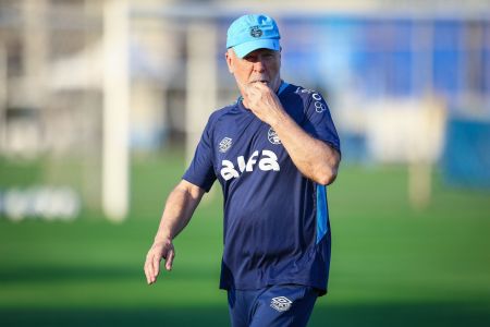 Mano Menezes prepara equipe do Grêmio para o GreNal 448
