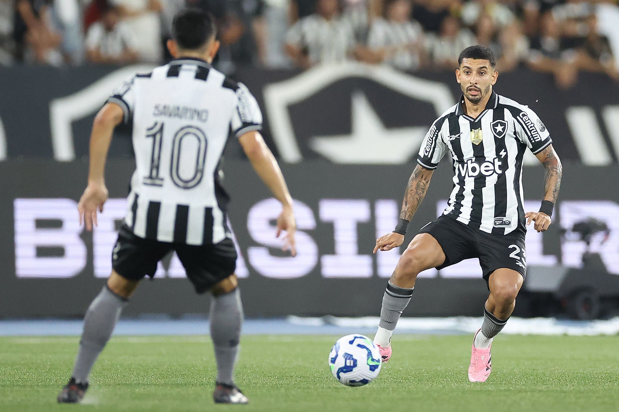Quatro titulares são suspensos e desfalcam o Botafogo contra o Grêmio