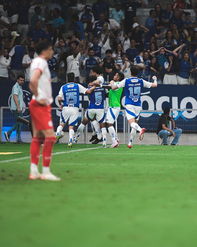 Cruzeiro vence quarta seguida no Brasileirão e dá mais um passo por objetivos