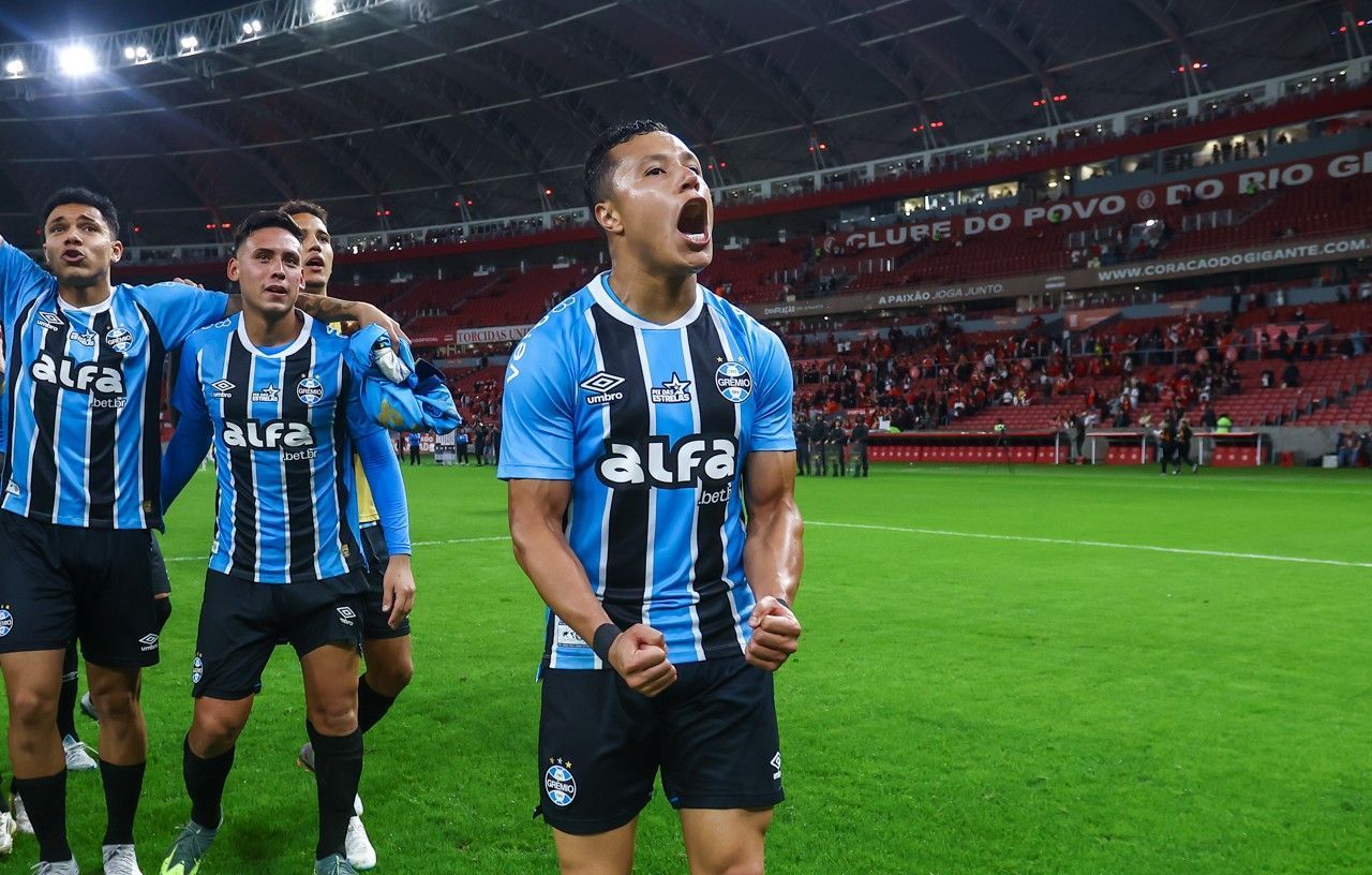 Marlon, do Grêmio, ironiza os três pênaltis a favor do Inter e provoca arquirrival