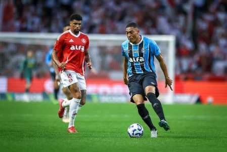 Carlos Vinicius durante GreNal 448