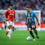 Grêmio confirma lesão de atacante substituído durante o GreNal; veja detalhes