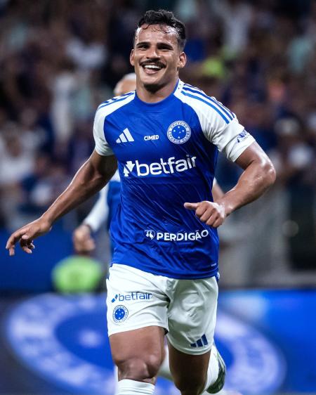 Kaiki fez o gol da vitória do Cruzeiro neste domingo (21)