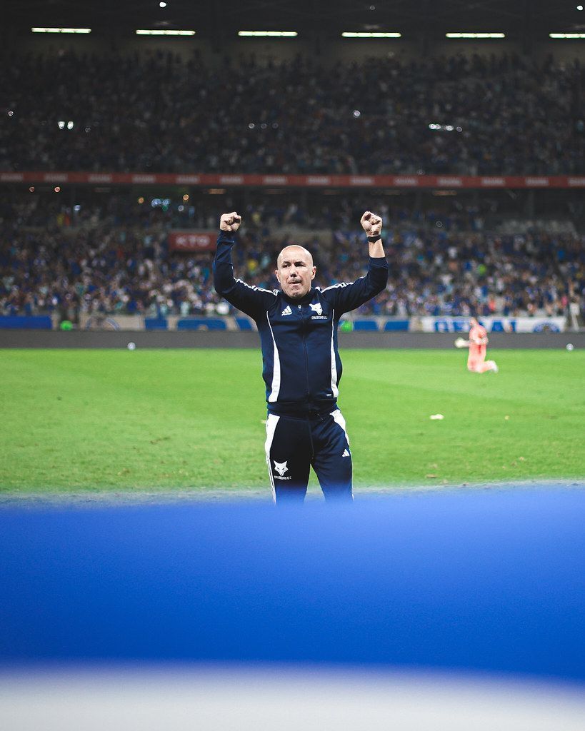 Ousadia de Jardim é premiada em virada do Cruzeiro sobre o Bragantino