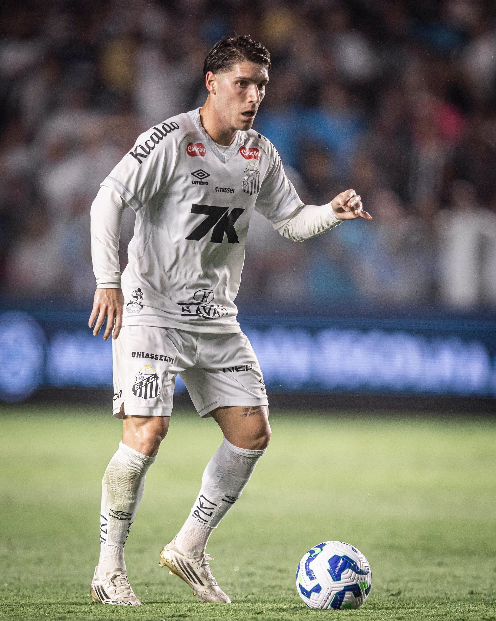 Titular do Santos, Rollheiser se destaca contra São Paulo; veja números