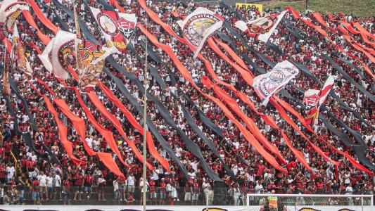 Torcida do Vitória nas arquibancadas do Barradão, durante jogo do Campeonato Brasileiro