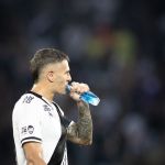 Fernando Diniz utiliza craque do Atlético como exemplo para defender Vegetti no Vasco
