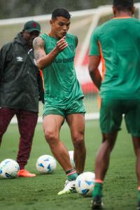 Fluminense x Lanús: o zagueiro Thiago Silva em atividade no Rio de Janeiro