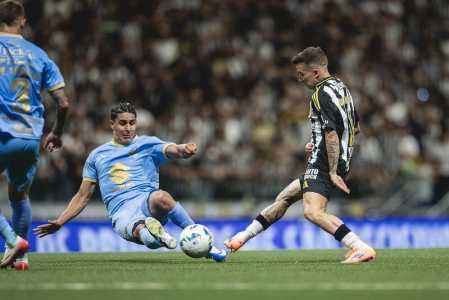 Com gol de Bernard, Atlético venceu o Bolívar na Arena MRV