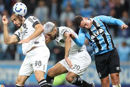 Grêmio e Botafogo duelaram em Porto Alegre
