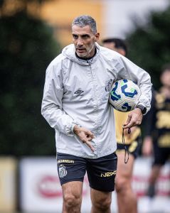 Juan Pablo Vojvoda, técnico do Santos