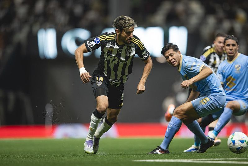 Atlético fatura premiação milionária com vaga nas semifinais da Sul-Americana