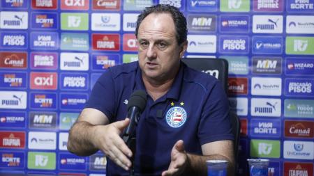 Técnico Rogério Ceni, do Bahia, durante entrevista coletiva
