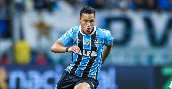 Marlon é titular absoluto na lateral esquerda do Grêmio