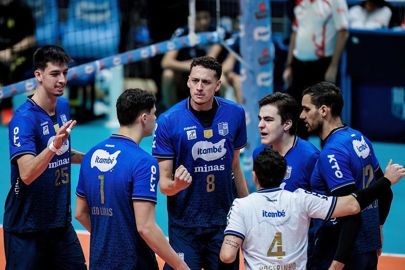 Vôlei: Itambé Minas vence Praia Clube e encosta na liderança do Mineiro