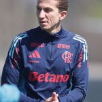 Escalação do Flamengo: Filipe Luís deve manter base por liderança diante do Corinthians