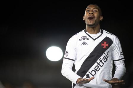 Rayan tem 12 gols em 42 jogos em 2025