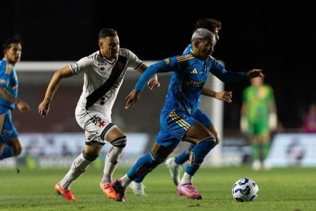Matheus Pereira em ação pelo Cruzeiro contra o Vasco