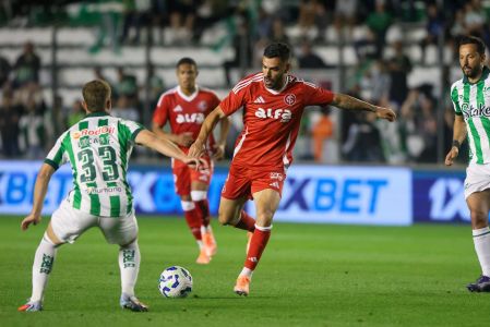 Juventude e Inter duelaram no Estádio Alfredo Jaconi, em Caxias do Sul