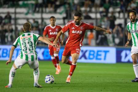 Juventude e Inter duelaram no Estádio Alfredo Jaconi, em Caxias do Sul