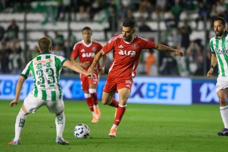 Juventude e Inter duelaram no Estádio Alfredo Jaconi, em Caxias do Sul