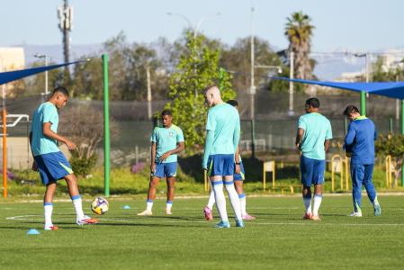 Seleção Sub-20 em treino no Chile