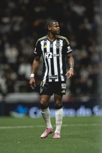 Júnior Santos em ação pelo Atlético na Arena MRV