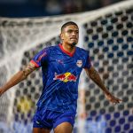 Ex-Santos, atacante do RB Bragantino projeta jogo com São Paulo e retorno à Vila Belmiro