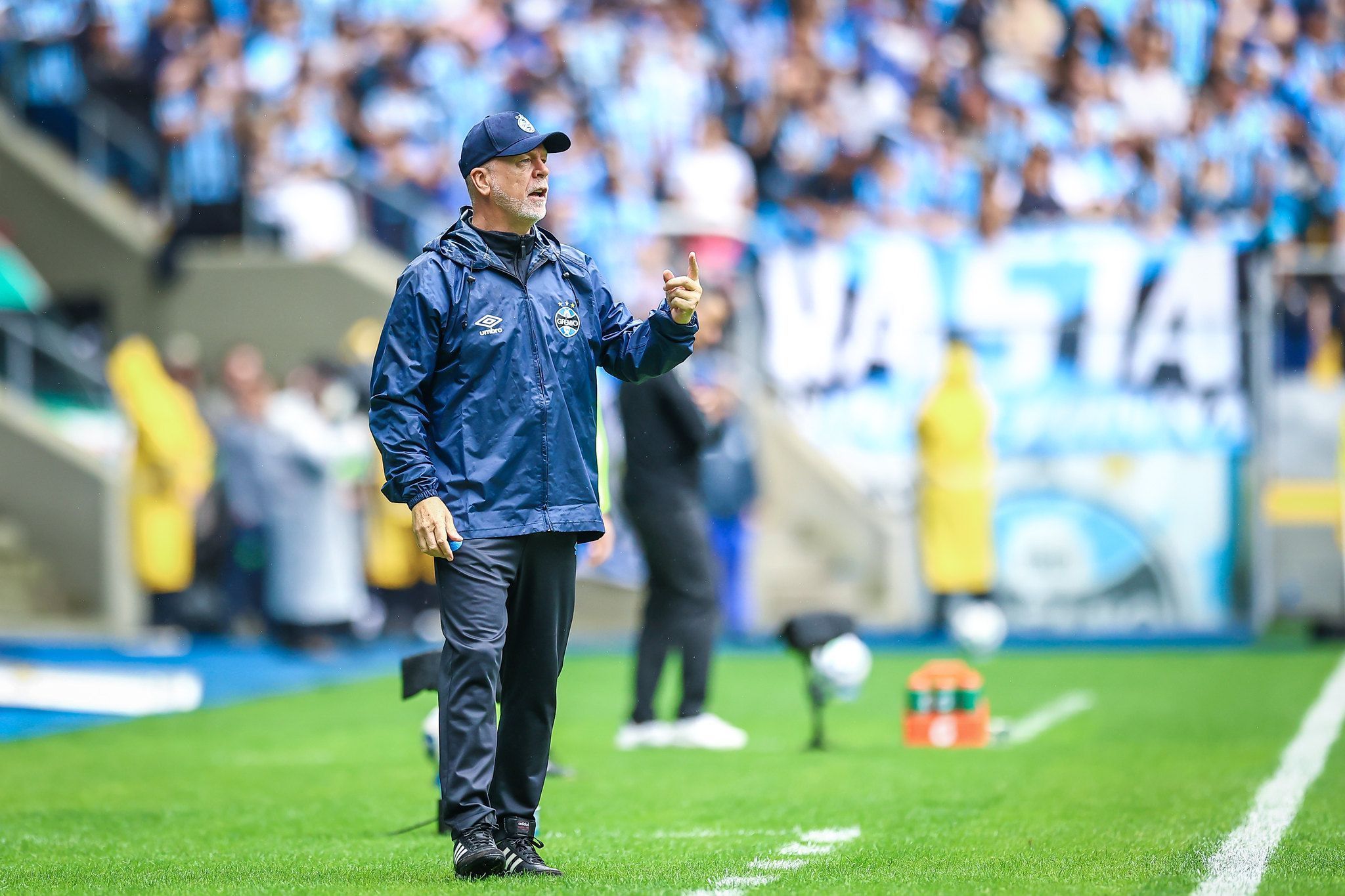 Grêmio: comissão de Mano orienta titular a ser suspenso contra o São Paulo
