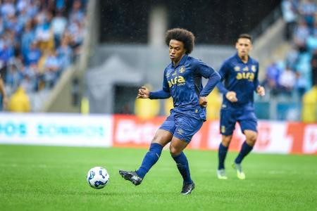 Willian, do Grêmio, durante jogo com o Vitória, pelo Campeonato Brasileiro