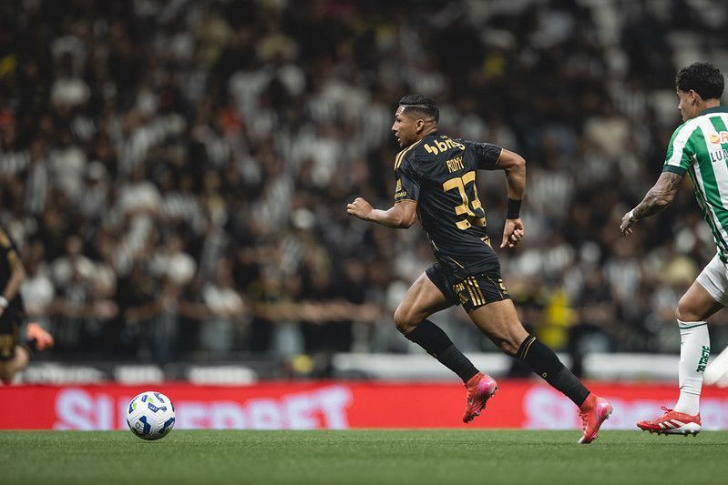Atacante do Atlético minimiza pressão e abre o jogo sobre jejum de quatro meses