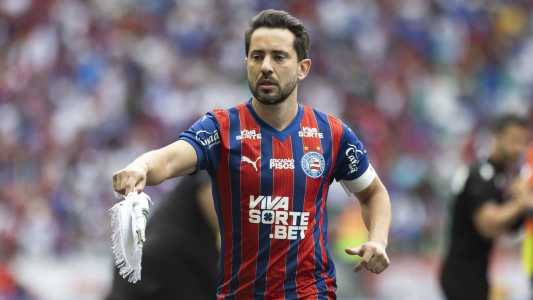 Everton Ribeiro antes de jogo do Bahia contra o Palmeiras, pelo Campeonato Brasileiro