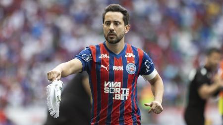 Everton Ribeiro antes de jogo do Bahia contra o Palmeiras, pelo Campeonato Brasileiro