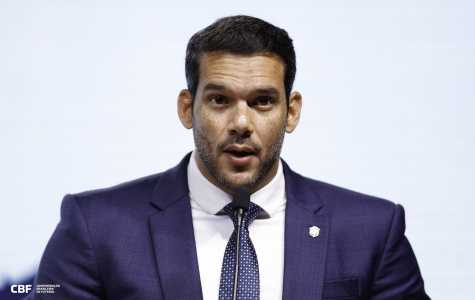 Samir Xaud, presidente da CBF, em evento de apresentação do novo calendário do futebol brasileiro para o quadriênio 2026/2029