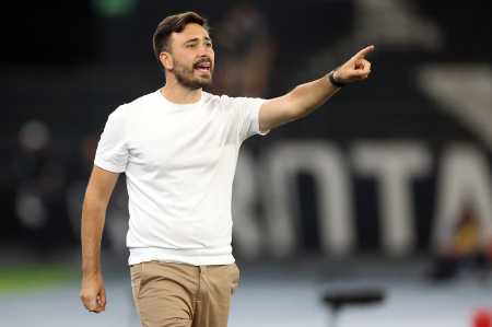 Davide Ancelotti no comando do Botafogo no Nilton Santos
