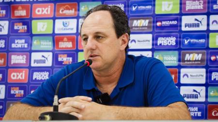 Técnico Rogério Ceni, do Bahia, durante entrevista coletiva