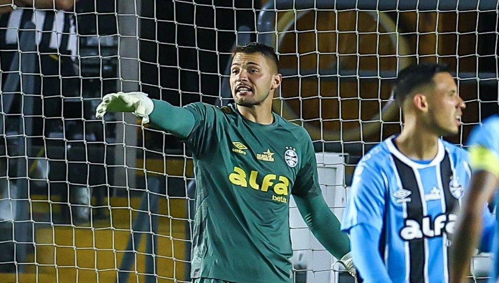 Gabriel Grando vai renovar com o Grêmio? Mano Menezes é questionado e responde