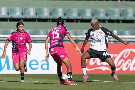 Corinthians empata com Independiente del valle