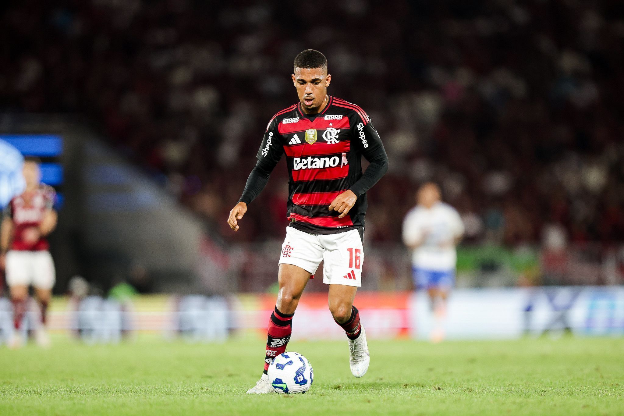Filipe Luís avalia vaias da torcida a atacante do Flamengo: 'O difícil é isso'