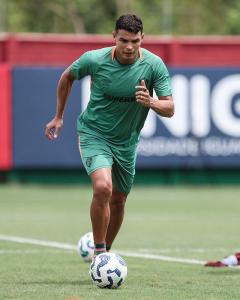 Thiago Silva deve ser titula diante do Atlético
