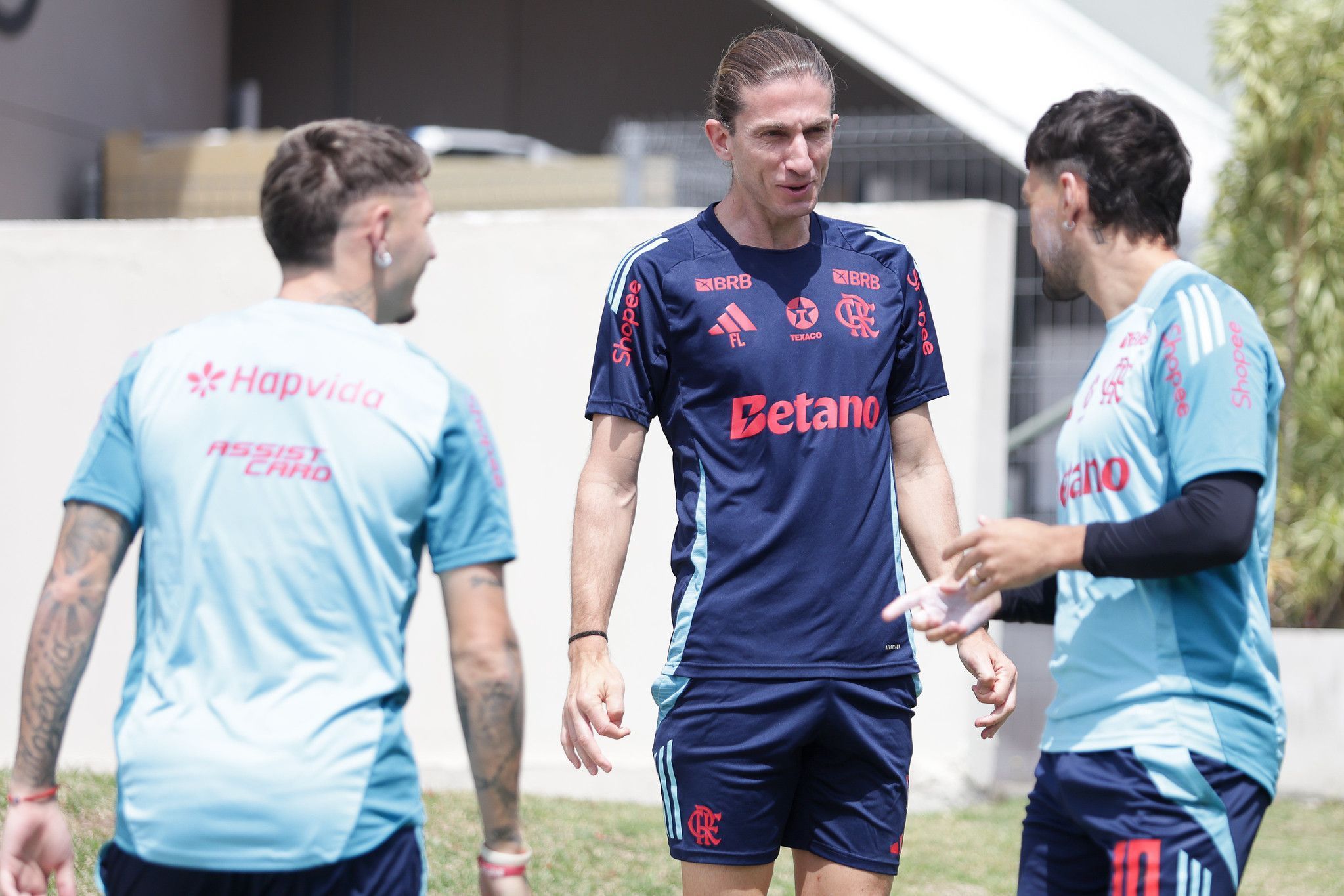 Uruguaios não são convocados, e Flamengo terá elenco completo durante Data Fifa