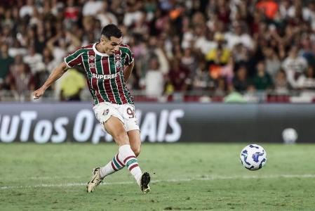 Serna marcou seu nono gol na temporada pelo Fluminense