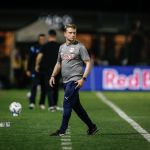 RB Bragantino anuncia demissão de Fernando Seabra após goleada para o Vasco