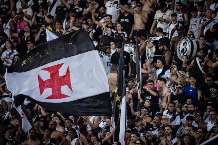 Vasco pensa em mandar jogo contra o Fluminense em São Januário