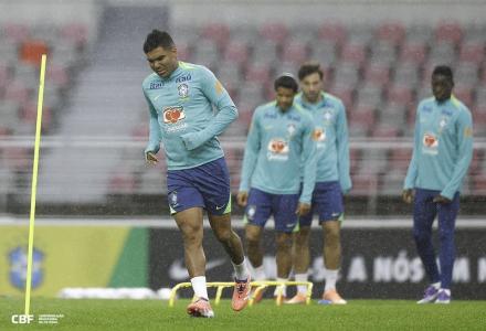 Elenco da Seleção Brasileira durante treino em Seul, na Coreia do Sul