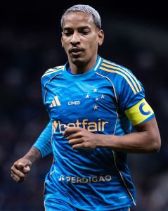 Matheus Pereira em partida pelo Cruzeiro