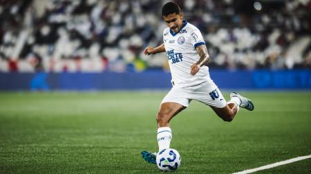 Meia Rodrigo Nestor em campo pelo Bahia no Campeonato Brasileiro