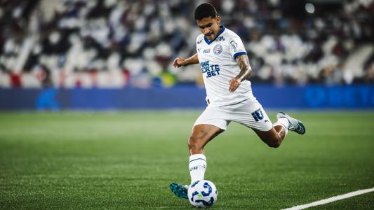 Meia Rodrigo Nestor em ação pelo Bahia no Campeonato Brasileiro