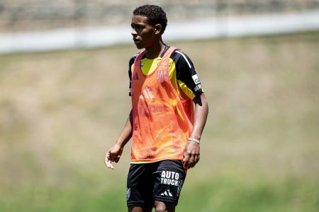 Gabriel Veneno, atacante do Atlético, durante treinamento da equipe na Cidade do Galo