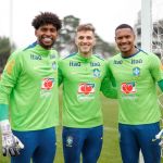 Hugo Souza, Bento ou John? Ancelotti revela titulares para amistosos da Seleção